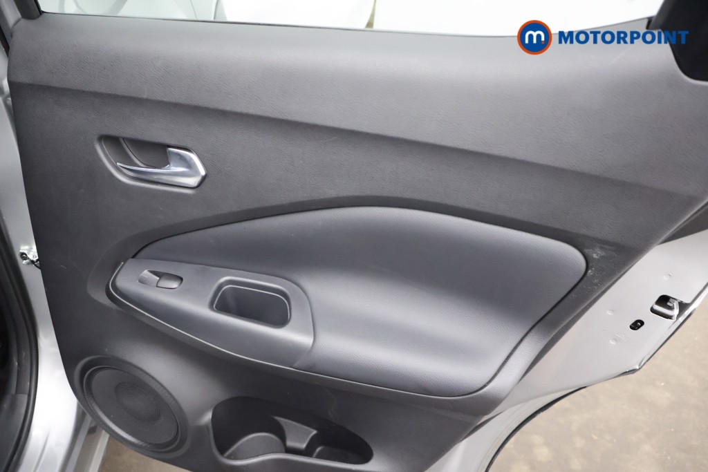 Nissan Juke N-Connecta Automatic Petrol SUV - Stock Number (1665098) - 17th supplementary image