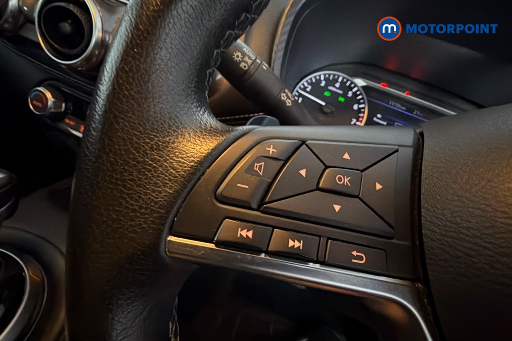 Nissan Juke N-Connecta Automatic Petrol SUV - Stock Number (1665108) - 3rd supplementary image