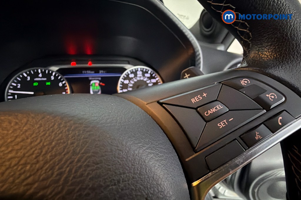 Nissan Juke N-Connecta Automatic Petrol SUV - Stock Number (1665108) - 4th supplementary image