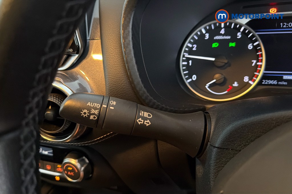 Nissan Juke N-Connecta Automatic Petrol SUV - Stock Number (1665108) - 6th supplementary image
