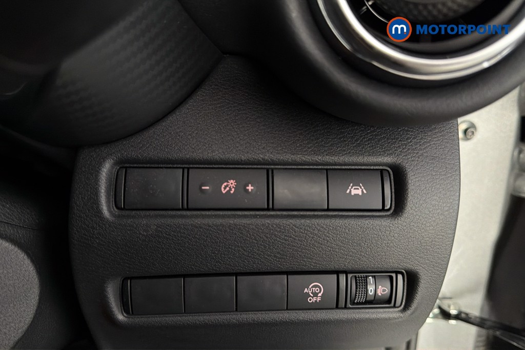 Nissan Juke N-Connecta Automatic Petrol SUV - Stock Number (1665108) - 18th supplementary image