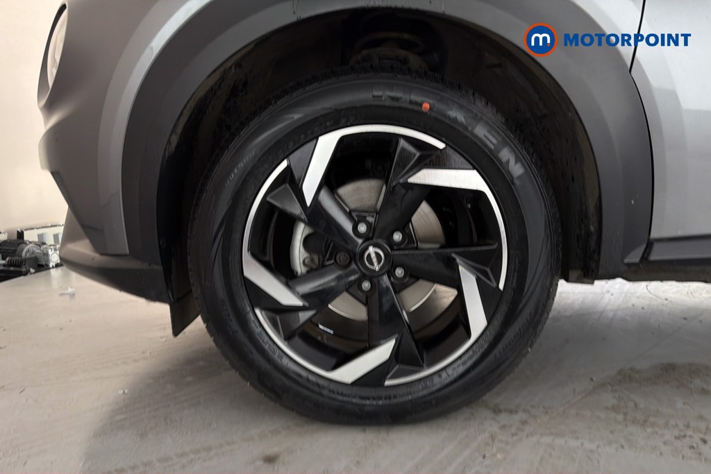 Nissan Juke N-Connecta Automatic Petrol SUV - Stock Number (1665108) - 47th supplementary image