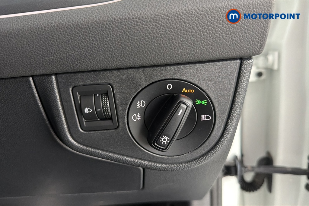 Volkswagen Polo R-Line Automatic Petrol Hatchback - Stock Number (1665460) - 11th supplementary image