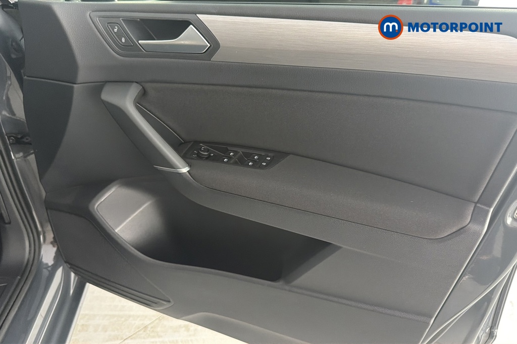 Volkswagen Touran Match Manual Petrol People Carrier - Stock Number (1665684) - 18th supplementary image