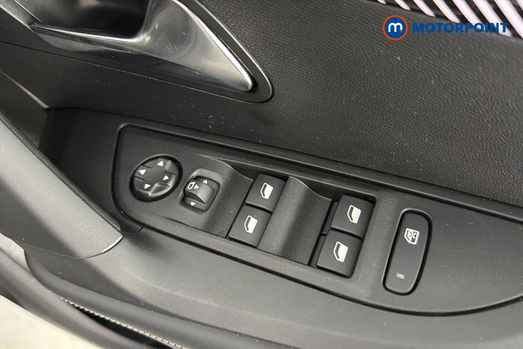 Peugeot 2008 Allure Manual Petrol SUV - Stock Number (1665934) - 19th supplementary image
