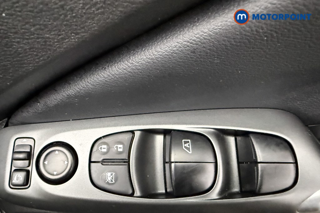 Nissan Juke Acenta Premium Manual Petrol SUV - Stock Number (1666036) - 18th supplementary image