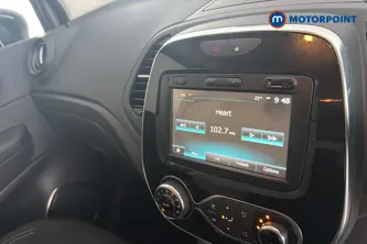 Renault Captur Iconic Manual Petrol SUV - Stock Number (1666595) - 8th supplementary image