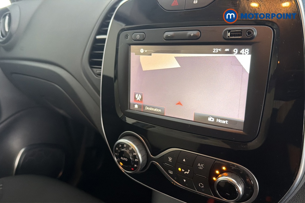 Renault Captur Iconic Manual Petrol SUV - Stock Number (1666595) - 9th supplementary image