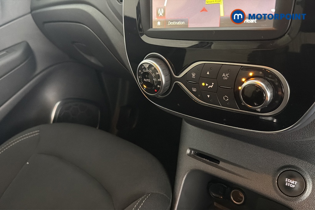 Renault Captur Iconic Manual Petrol SUV - Stock Number (1666595) - 12th supplementary image