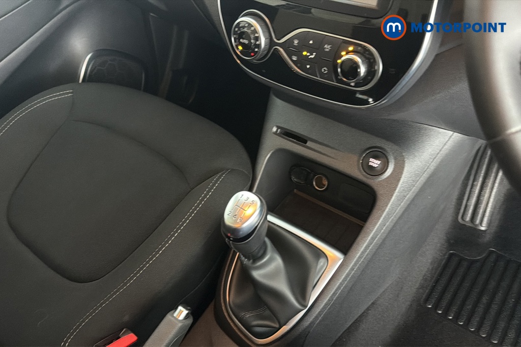 Renault Captur Iconic Manual Petrol SUV - Stock Number (1666595) - 15th supplementary image