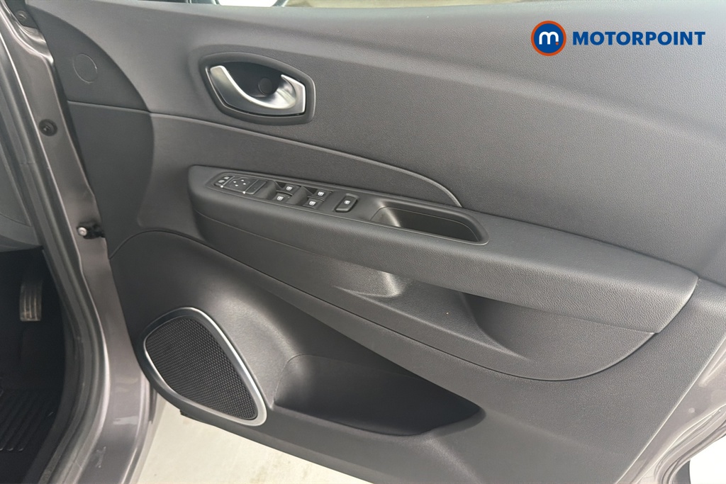 Renault Captur Iconic Manual Petrol SUV - Stock Number (1666595) - 18th supplementary image