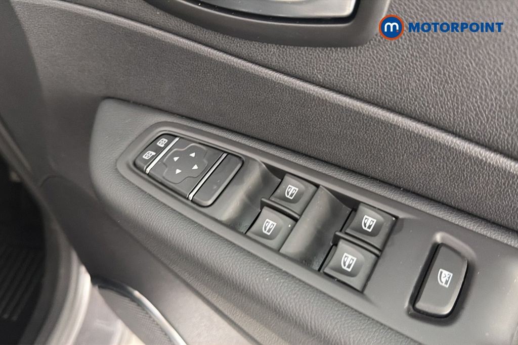 Renault Captur Iconic Manual Petrol SUV - Stock Number (1666595) - 19th supplementary image