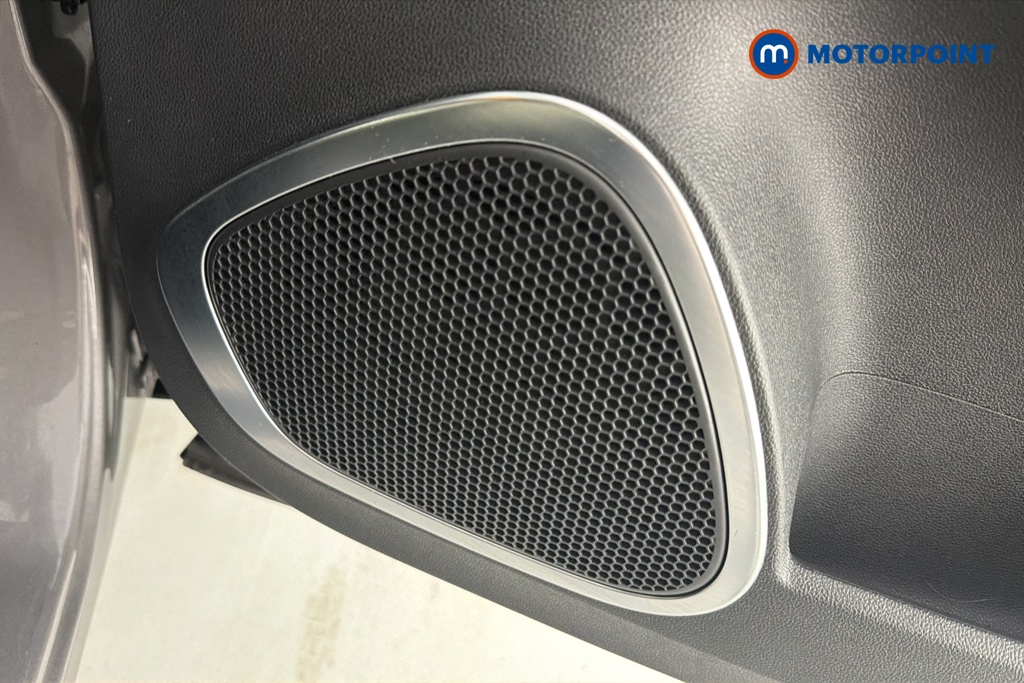 Renault Captur Iconic Manual Petrol SUV - Stock Number (1666595) - 21st supplementary image