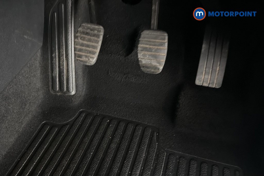 Renault Captur Iconic Manual Petrol SUV - Stock Number (1666595) - 24th supplementary image
