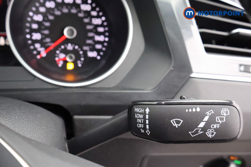 Volkswagen Tiguan Active Manual Petrol SUV - Stock Number (1638939) - 6th supplementary image