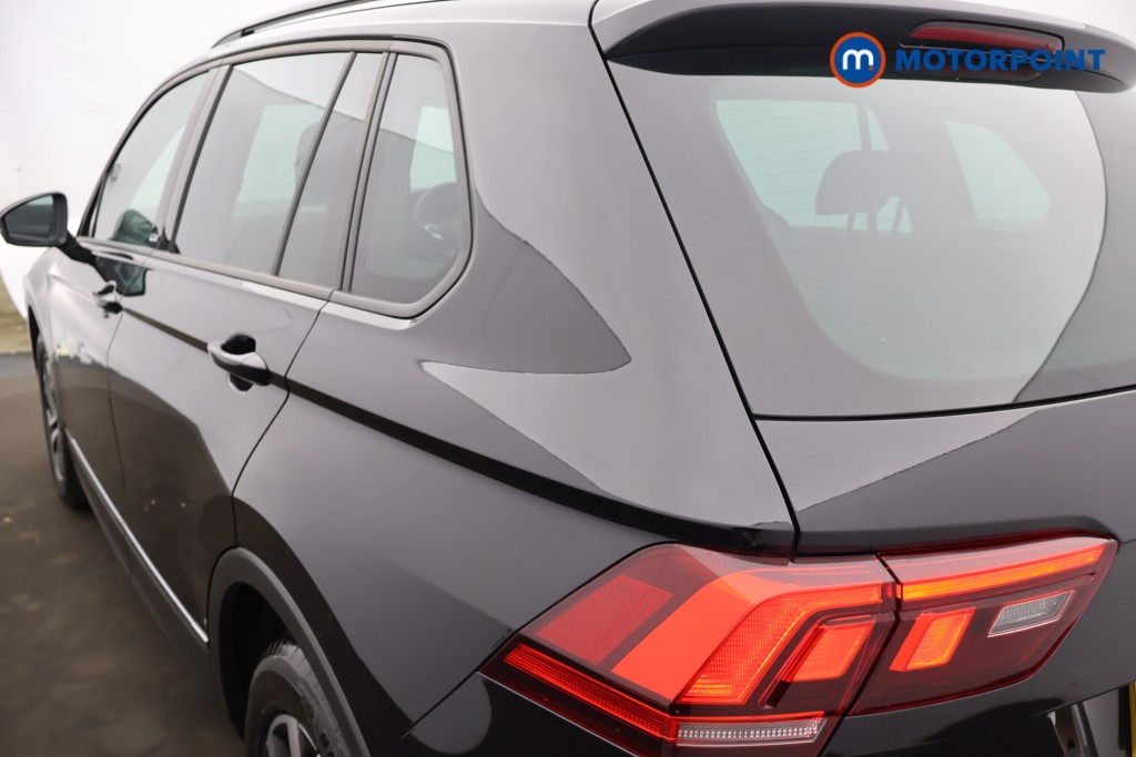 Volkswagen Tiguan Active Manual Petrol SUV - Stock Number (1638939) - 25th supplementary image