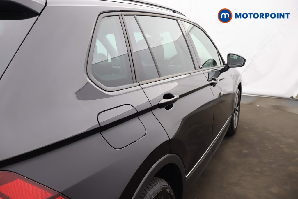 Volkswagen Tiguan Active Manual Petrol SUV - Stock Number (1638939) - 27th supplementary image