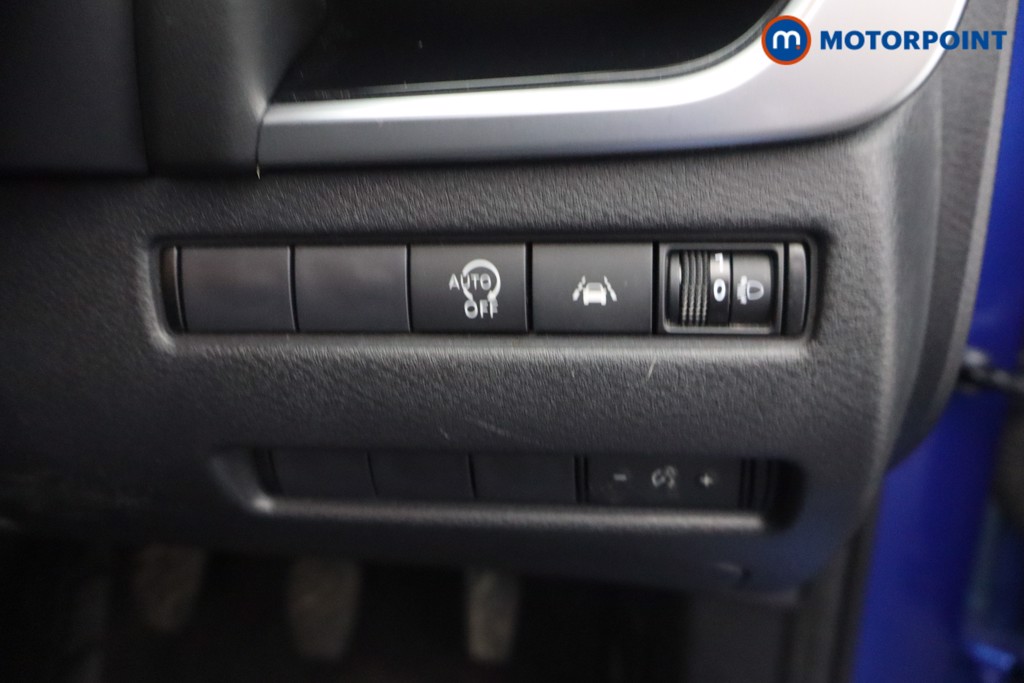 Nissan Qashqai N-Connecta Manual Petrol SUV - Stock Number (1651262) - 12th supplementary image