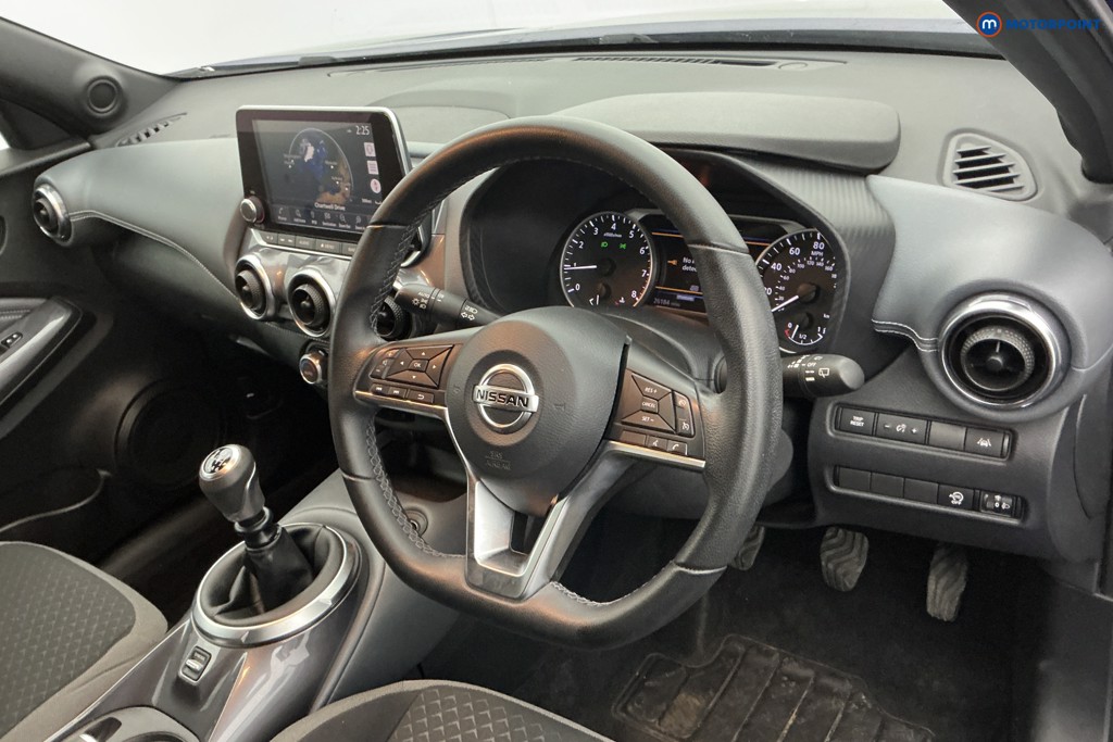 Nissan Juke N-Connecta Manual Petrol SUV - Stock Number (1651404) - 8th supplementary image