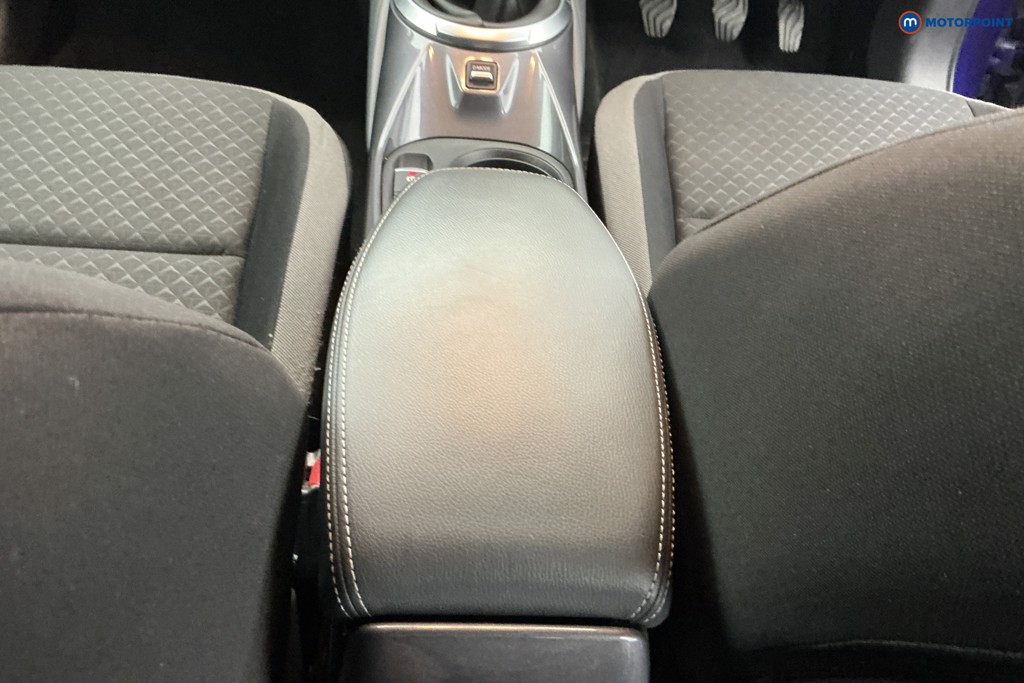 Nissan Juke N-Connecta Manual Petrol SUV - Stock Number (1651404) - 11th supplementary image