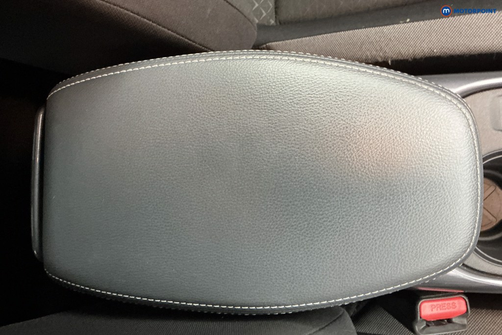Nissan Juke N-Connecta Manual Petrol SUV - Stock Number (1651404) - 13th supplementary image
