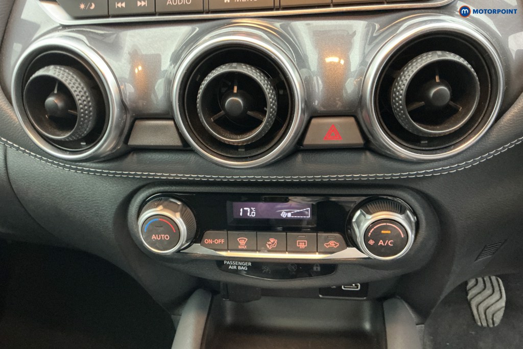 Nissan Juke N-Connecta Manual Petrol SUV - Stock Number (1651404) - 17th supplementary image