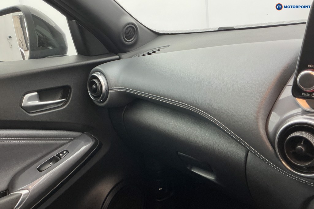 Nissan Juke N-Connecta Manual Petrol SUV - Stock Number (1651404) - 18th supplementary image