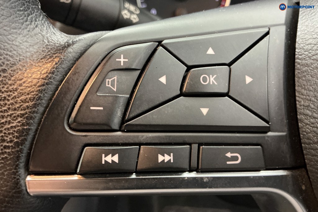 Nissan Juke N-Connecta Manual Petrol SUV - Stock Number (1651404) - 20th supplementary image