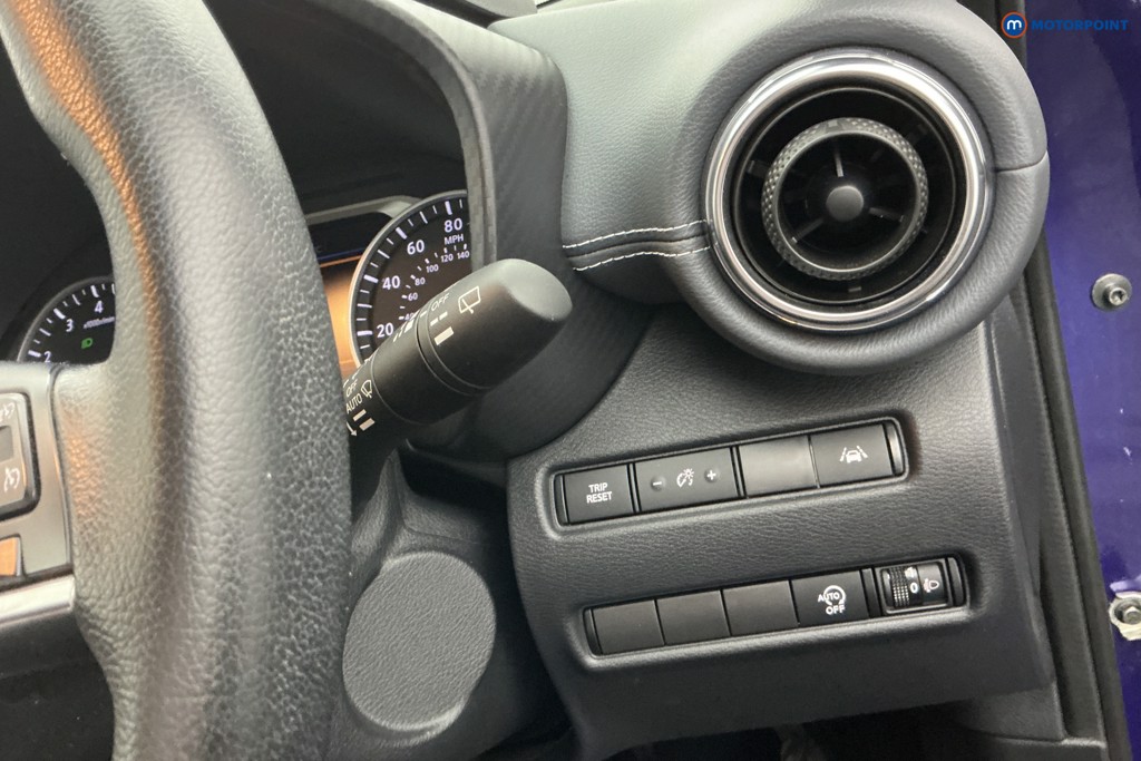 Nissan Juke N-Connecta Manual Petrol SUV - Stock Number (1651404) - 22nd supplementary image