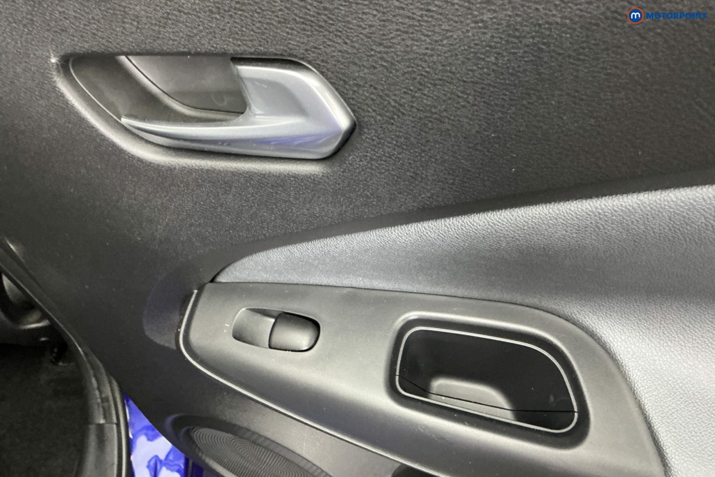 Nissan Juke N-Connecta Manual Petrol SUV - Stock Number (1651404) - 27th supplementary image