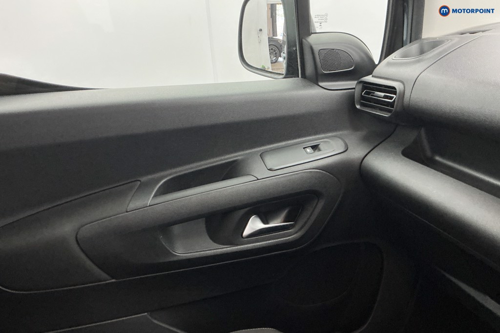 Vauxhall Combo Life Design Xl Automatic Electric People Carrier - Stock Number (1656014) - 20th supplementary image
