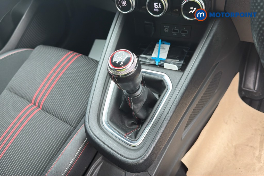 Renault Clio Rs Line Manual Petrol Hatchback - Stock Number (1656382) - 2nd supplementary image