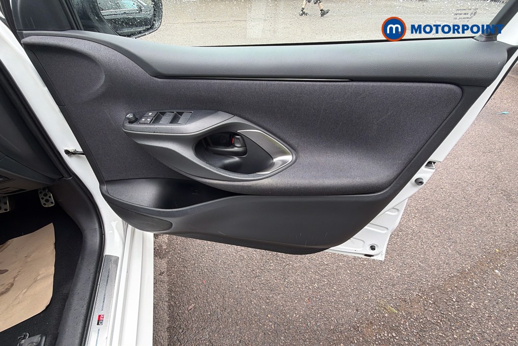 Toyota Yaris Gr Sport Automatic Petrol-Electric Hybrid Hatchback - Stock Number (1657787) - 19th supplementary image