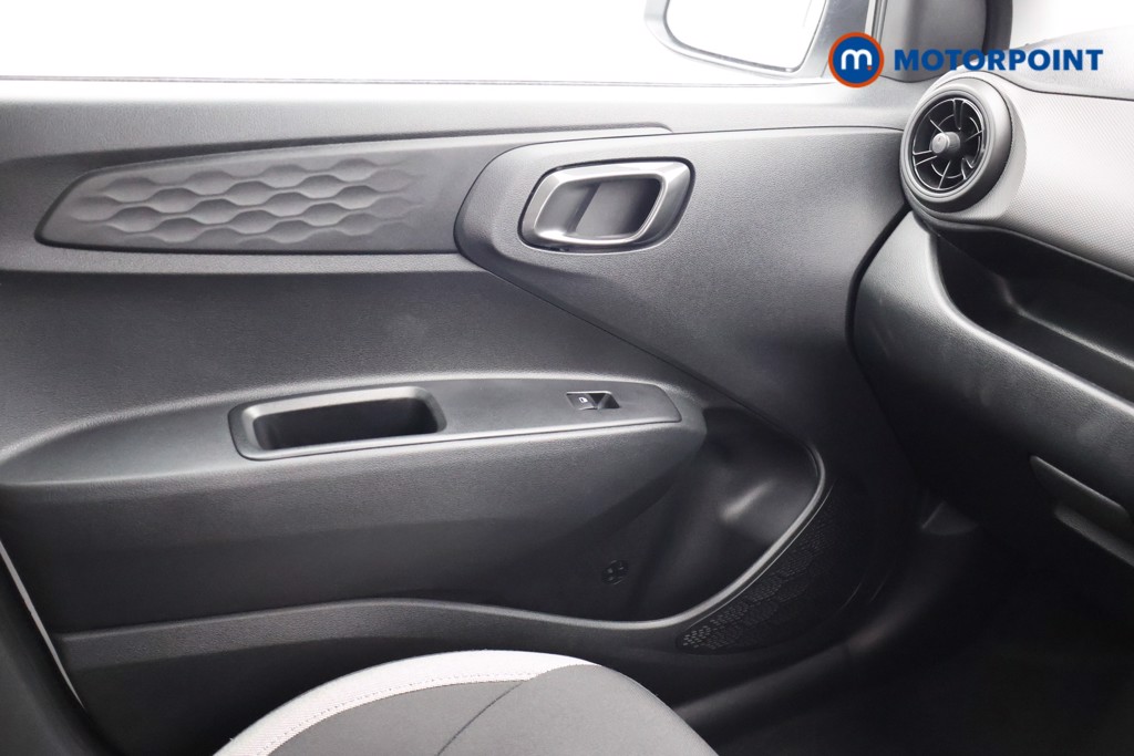 Hyundai I10 Advance Automatic Petrol Hatchback - Stock Number (1658210) - 13th supplementary image