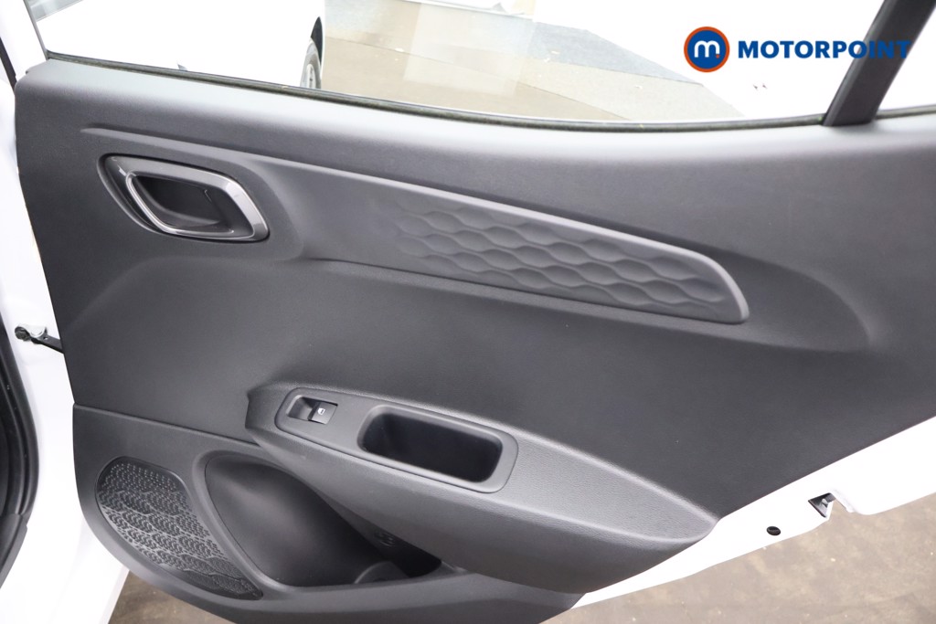 Hyundai I10 Advance Automatic Petrol Hatchback - Stock Number (1658210) - 22nd supplementary image