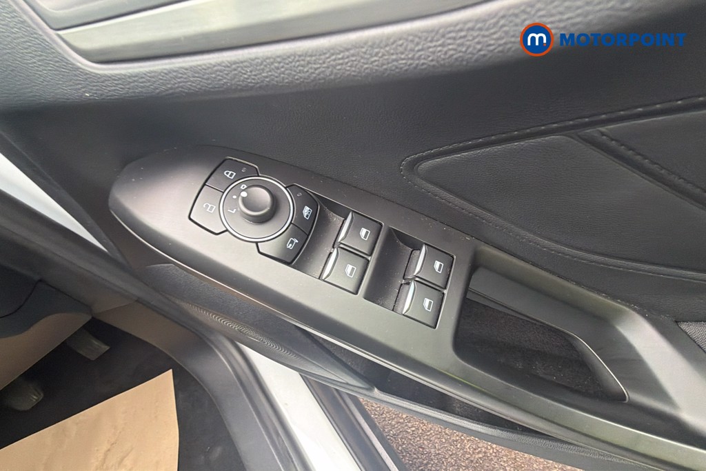 Ford Focus Titanium Manual Petrol Hatchback - Stock Number (1662351) - 19th supplementary image