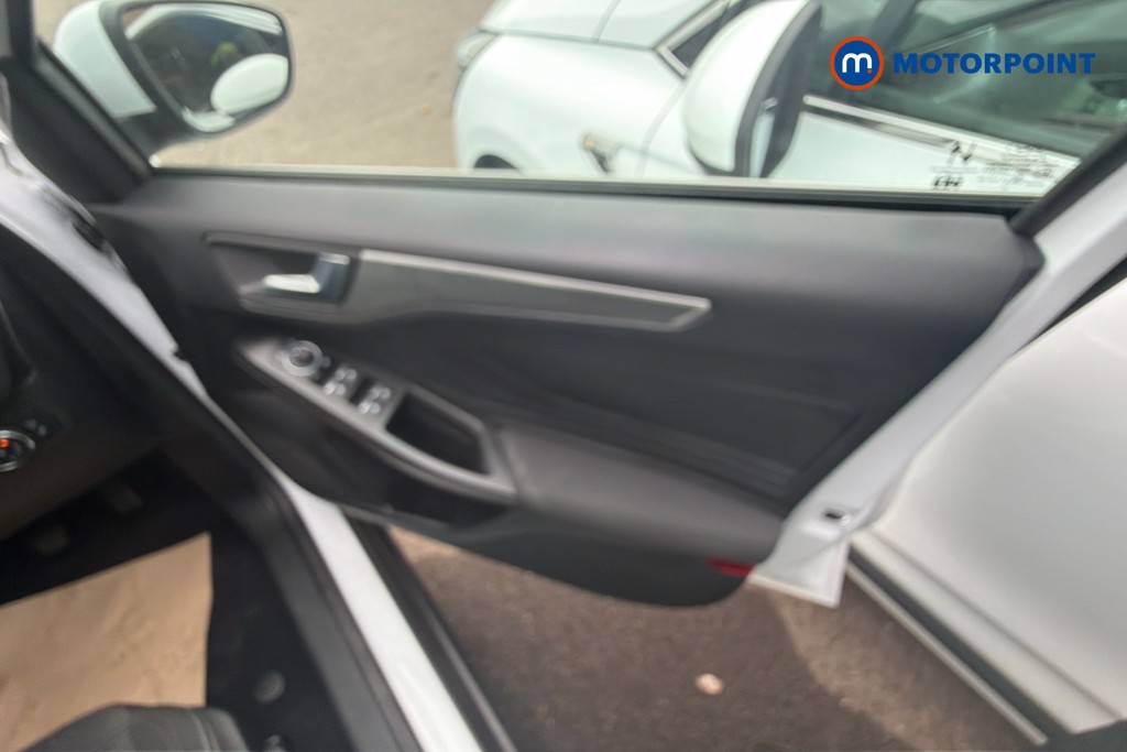 Ford Focus Titanium Manual Petrol Hatchback - Stock Number (1662351) - 37th supplementary image