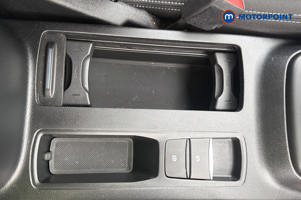 Ford Focus Titanium Manual Petrol Hatchback - Stock Number (1662351) - 1st supplementary image