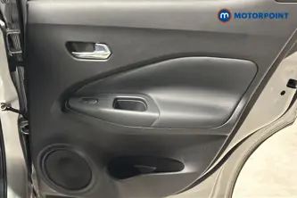 Nissan Juke N-Connecta Automatic Petrol SUV - Stock Number (1662733) - 993rd supplementary image