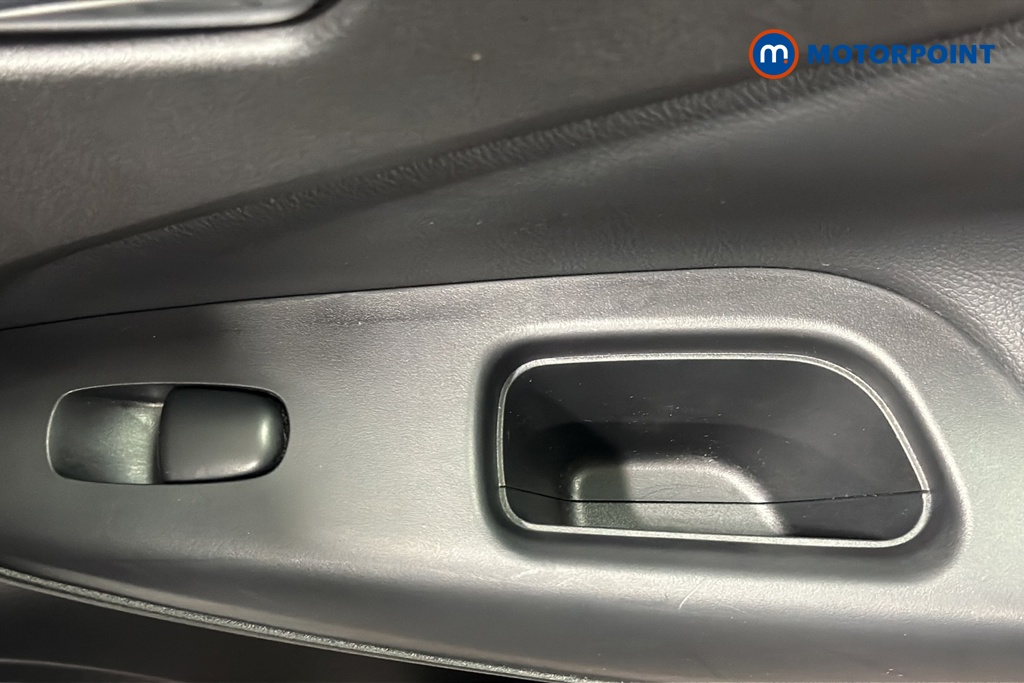 Nissan Juke N-Connecta Automatic Petrol SUV - Stock Number (1662733) - 994th supplementary image