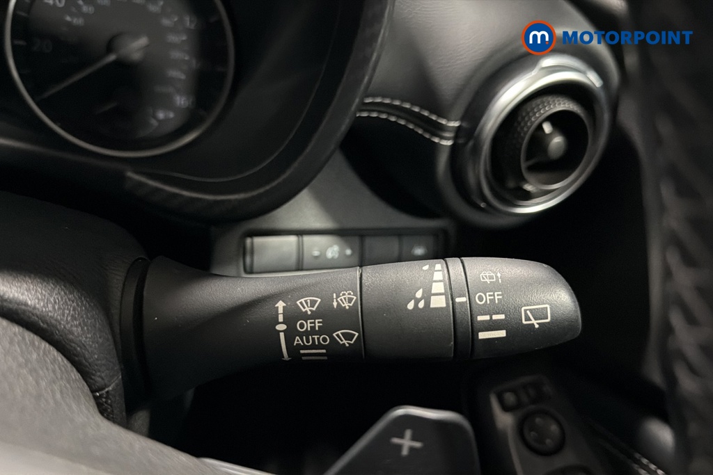 Nissan Juke N-Connecta Automatic Petrol SUV - Stock Number (1662733) - 6th supplementary image
