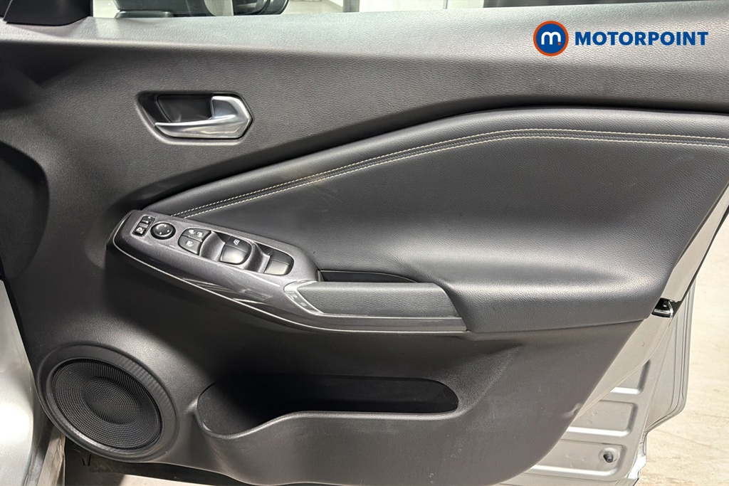 Nissan Juke N-Connecta Automatic Petrol SUV - Stock Number (1662733) - 10th supplementary image