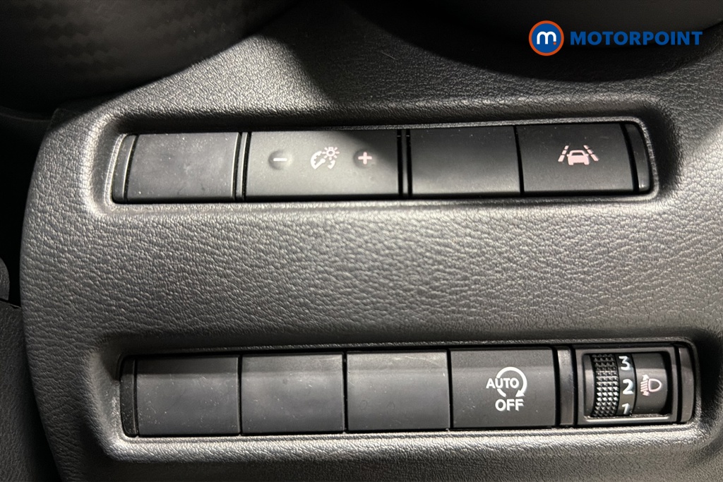 Nissan Juke N-Connecta Automatic Petrol SUV - Stock Number (1662733) - 11th supplementary image