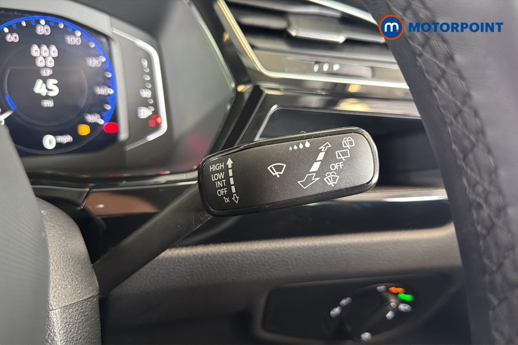 Volkswagen Touran SEL Automatic Petrol People Carrier - Stock Number (1663479) - 6th supplementary image