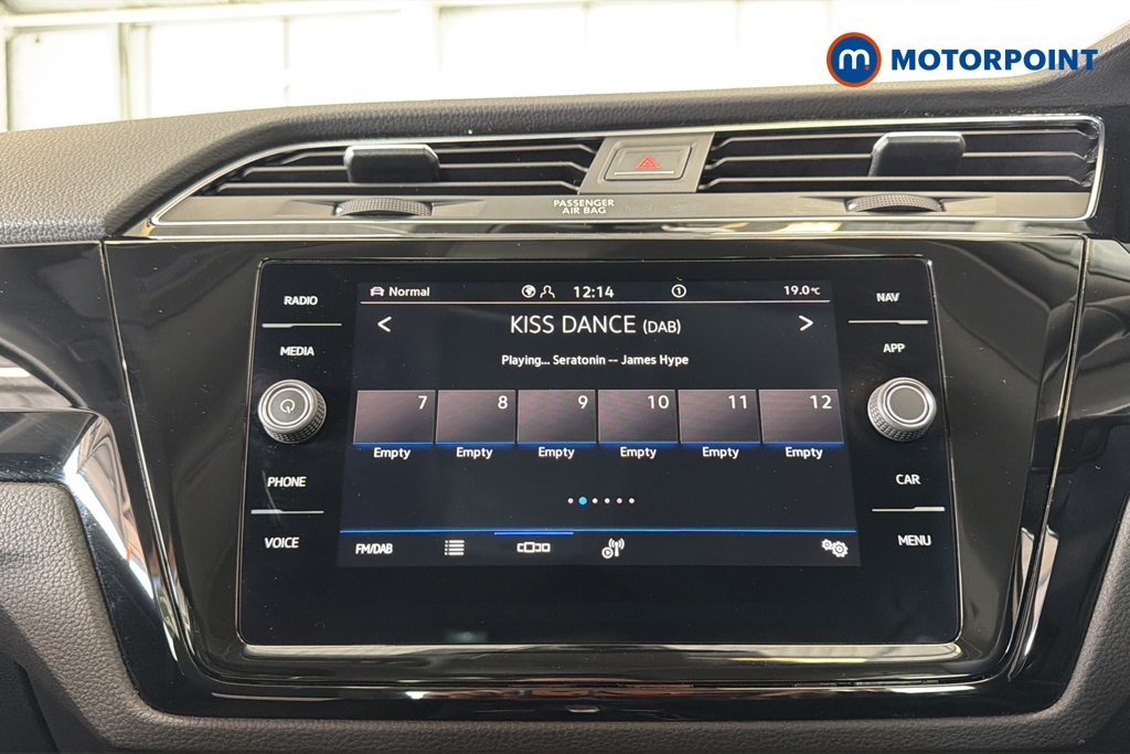 Volkswagen Touran SEL Automatic Petrol People Carrier - Stock Number (1663479) - 8th supplementary image