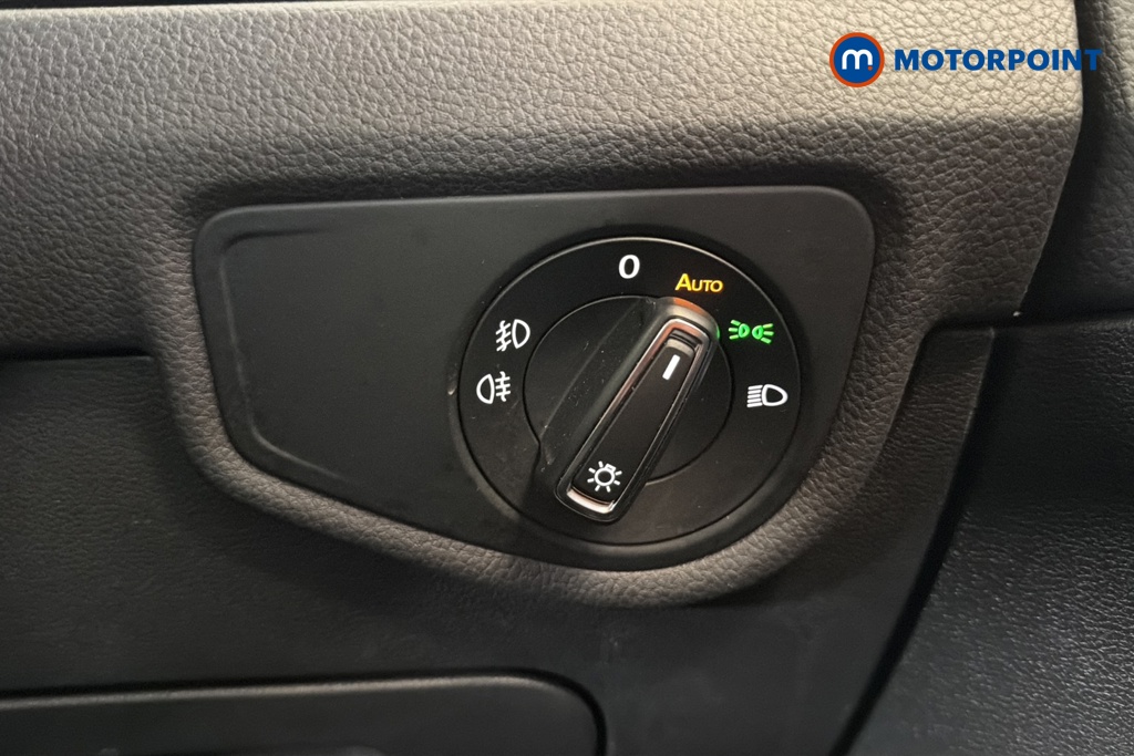 Volkswagen Touran SEL Automatic Petrol People Carrier - Stock Number (1663479) - 11th supplementary image