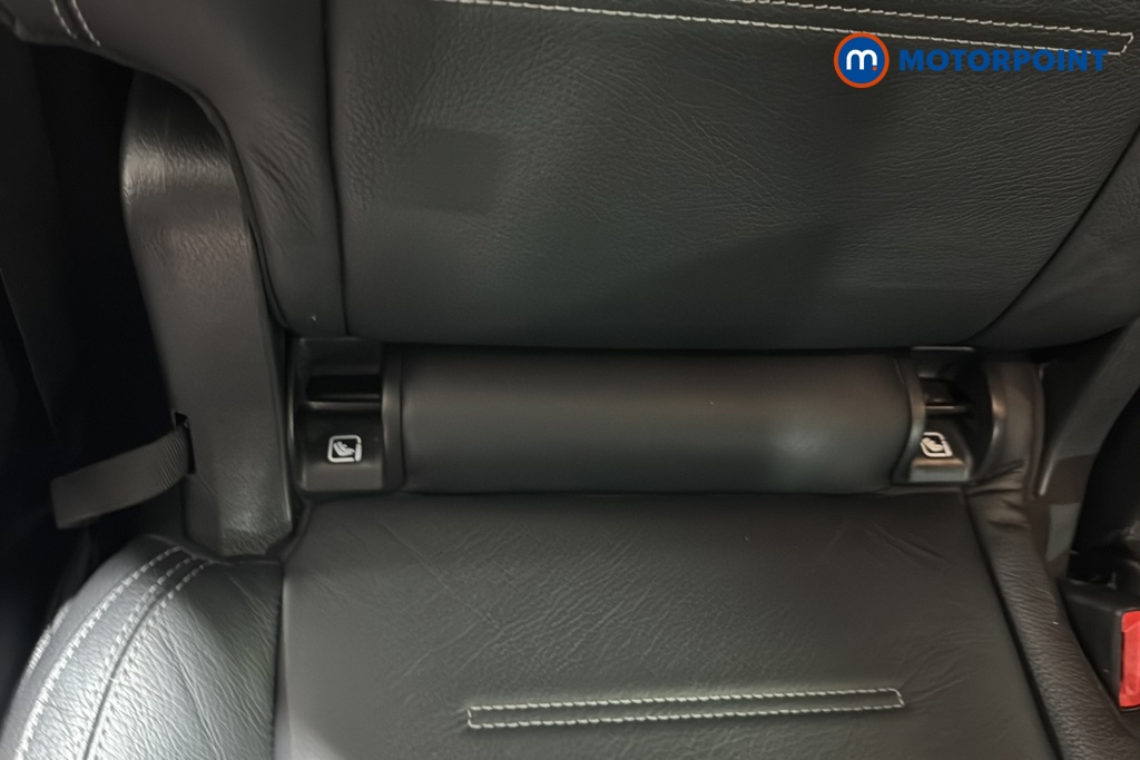 Mercedes-Benz GLB AMG Automatic Petrol SUV - Stock Number (1663557) - 27th supplementary image