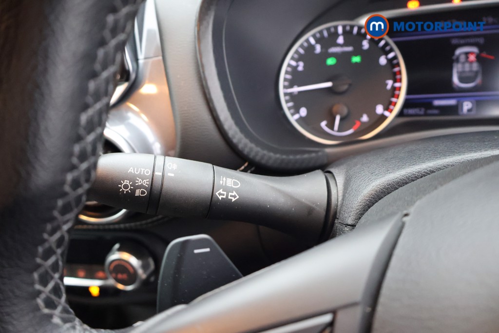Nissan Juke N-Connecta Automatic Petrol SUV - Stock Number (1665100) - 5th supplementary image