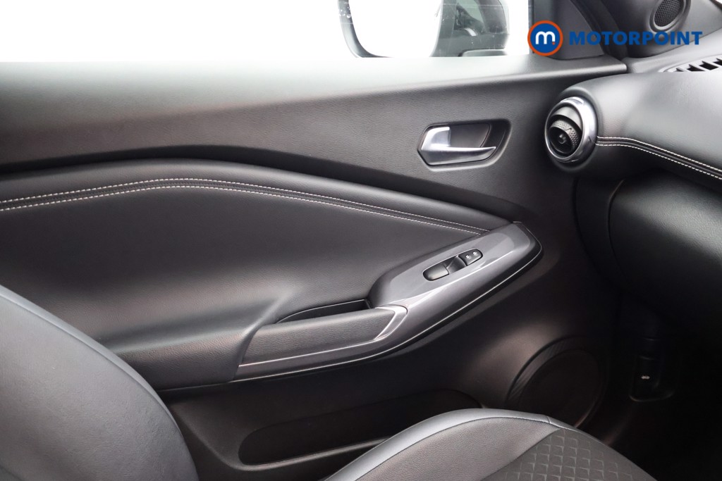 Nissan Juke N-Connecta Automatic Petrol SUV - Stock Number (1665100) - 13th supplementary image