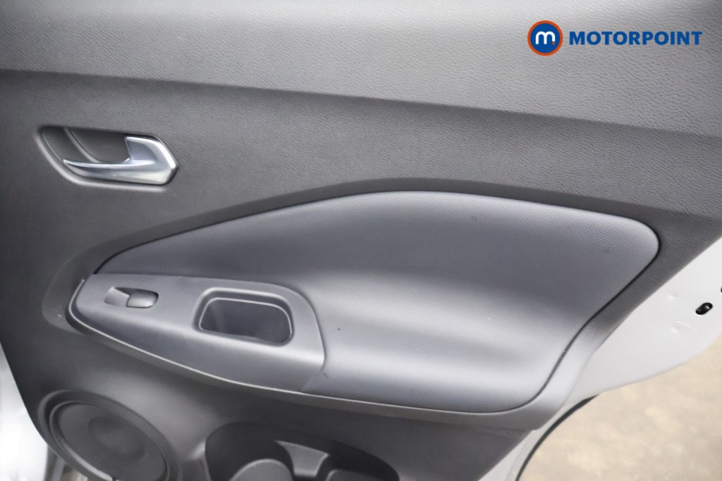 Nissan Juke N-Connecta Automatic Petrol SUV - Stock Number (1665100) - 19th supplementary image